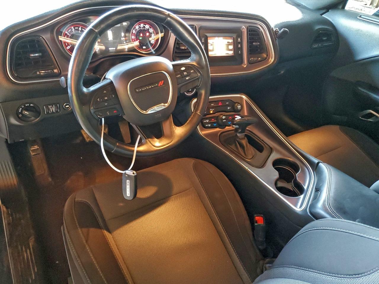 2016 DODGE CHALLENGER SXT photo 8