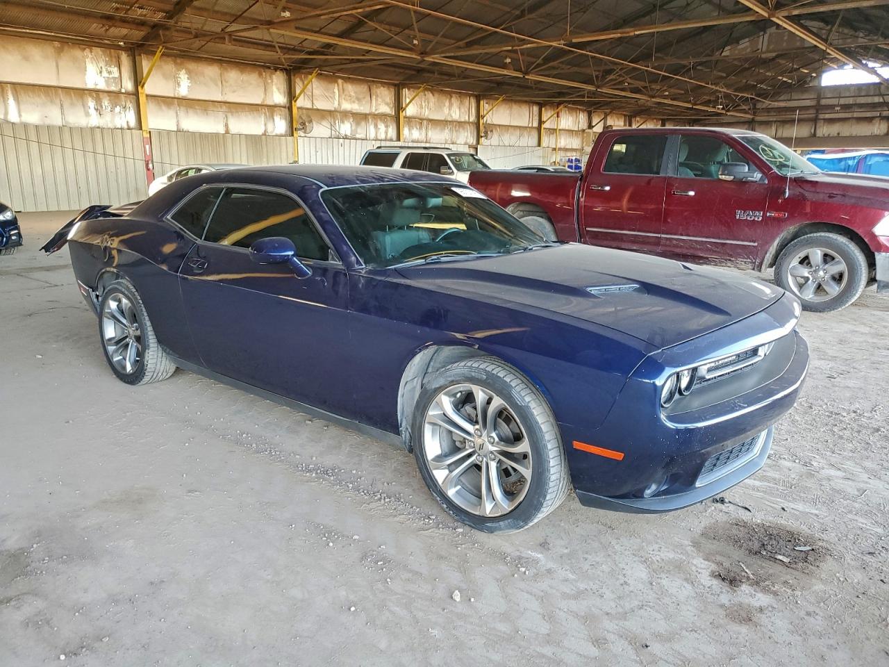 2016 DODGE CHALLENGER SXT photo 4