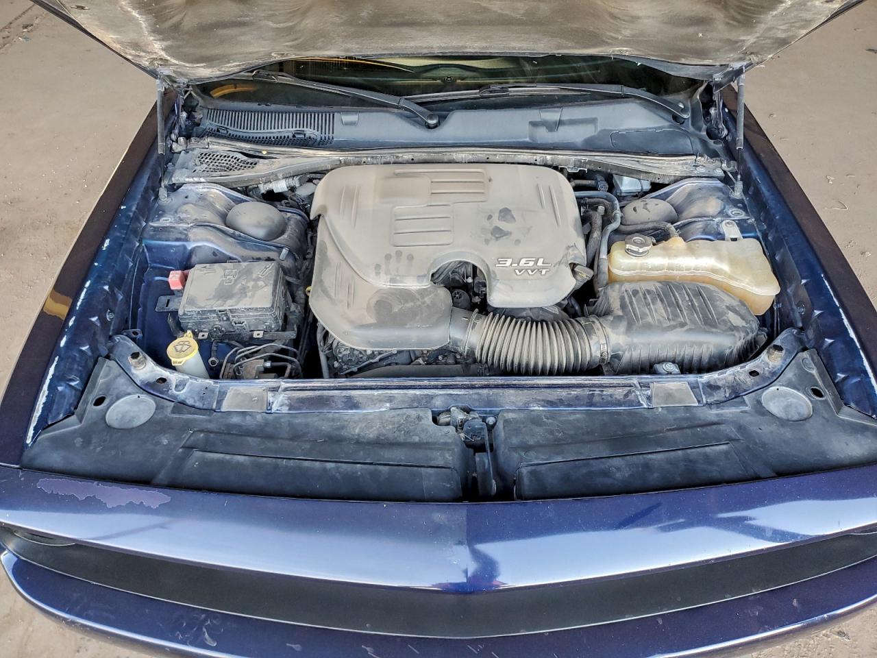 2016 DODGE CHALLENGER SXT photo 11