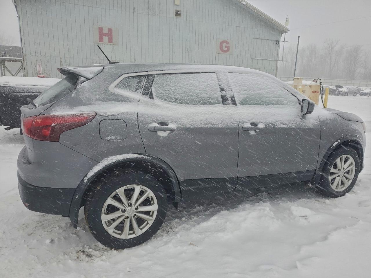 2018 NISSAN ROGUE SPORT S photo 3