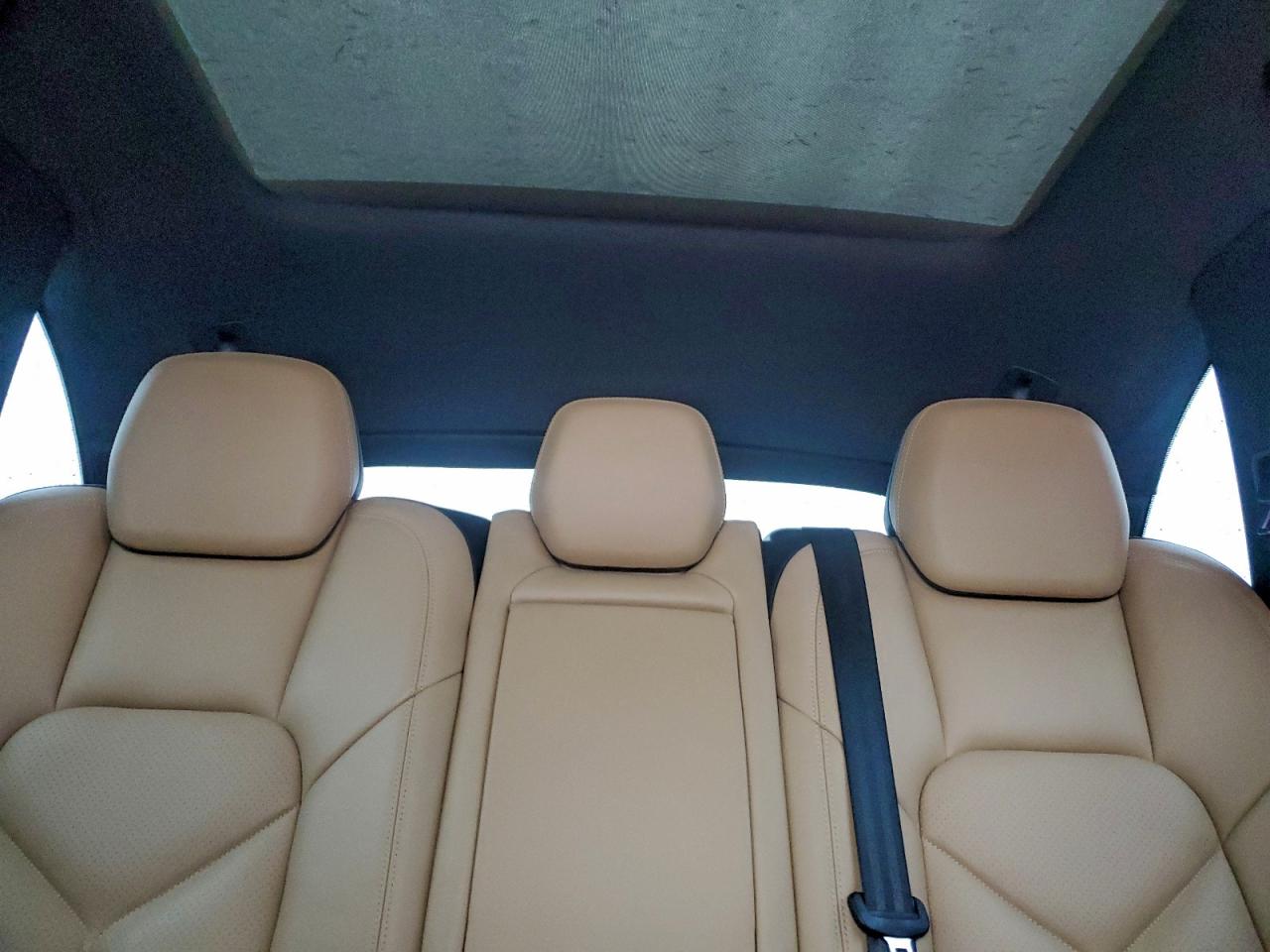 2016 PORSCHE CAYENNE photo 10