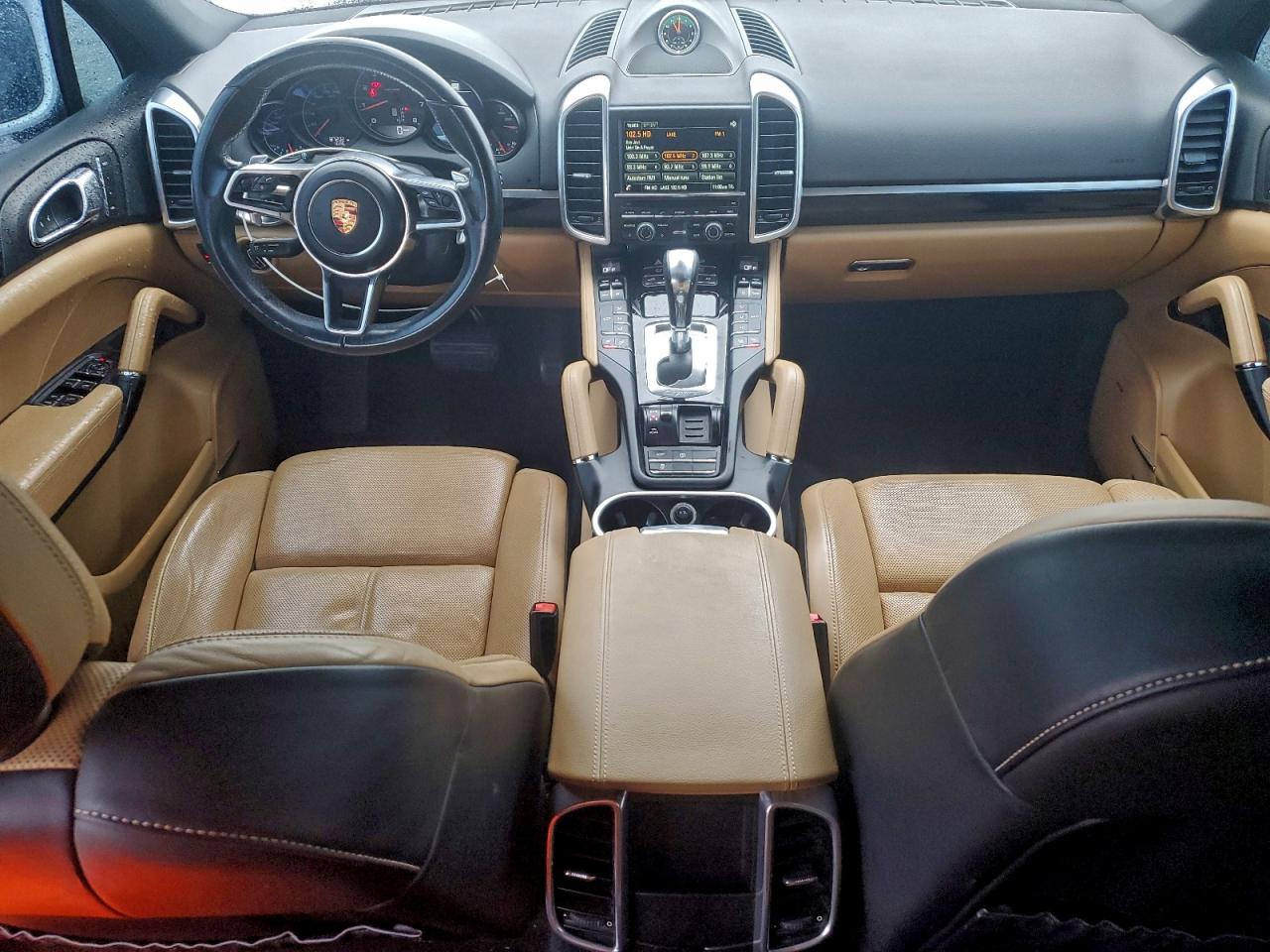 2016 PORSCHE CAYENNE photo 8