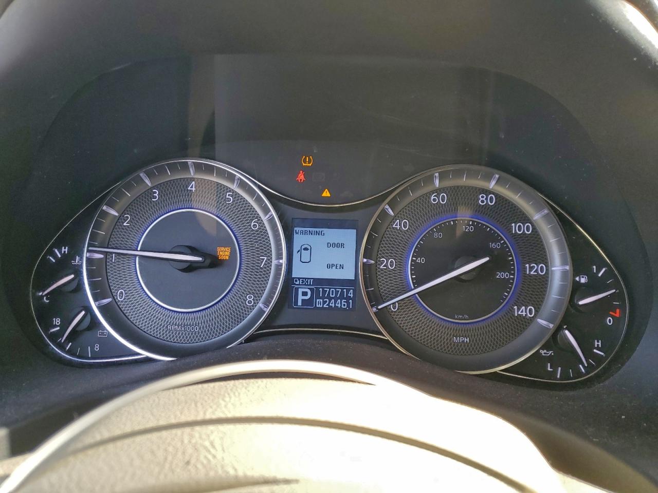2012 INFINITI QX56 photo 9