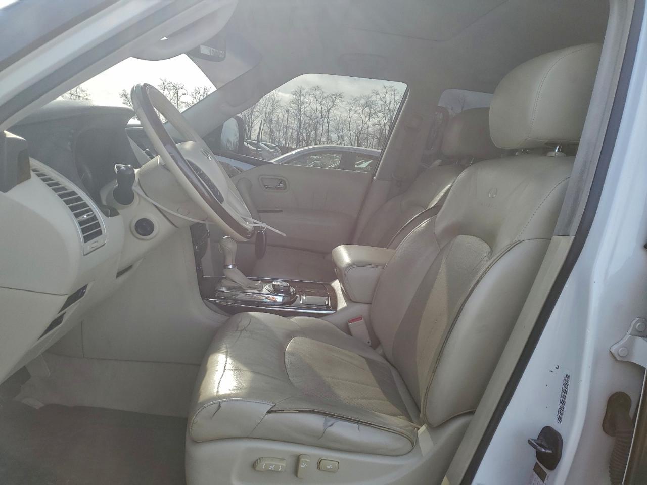 2012 INFINITI QX56 photo 7