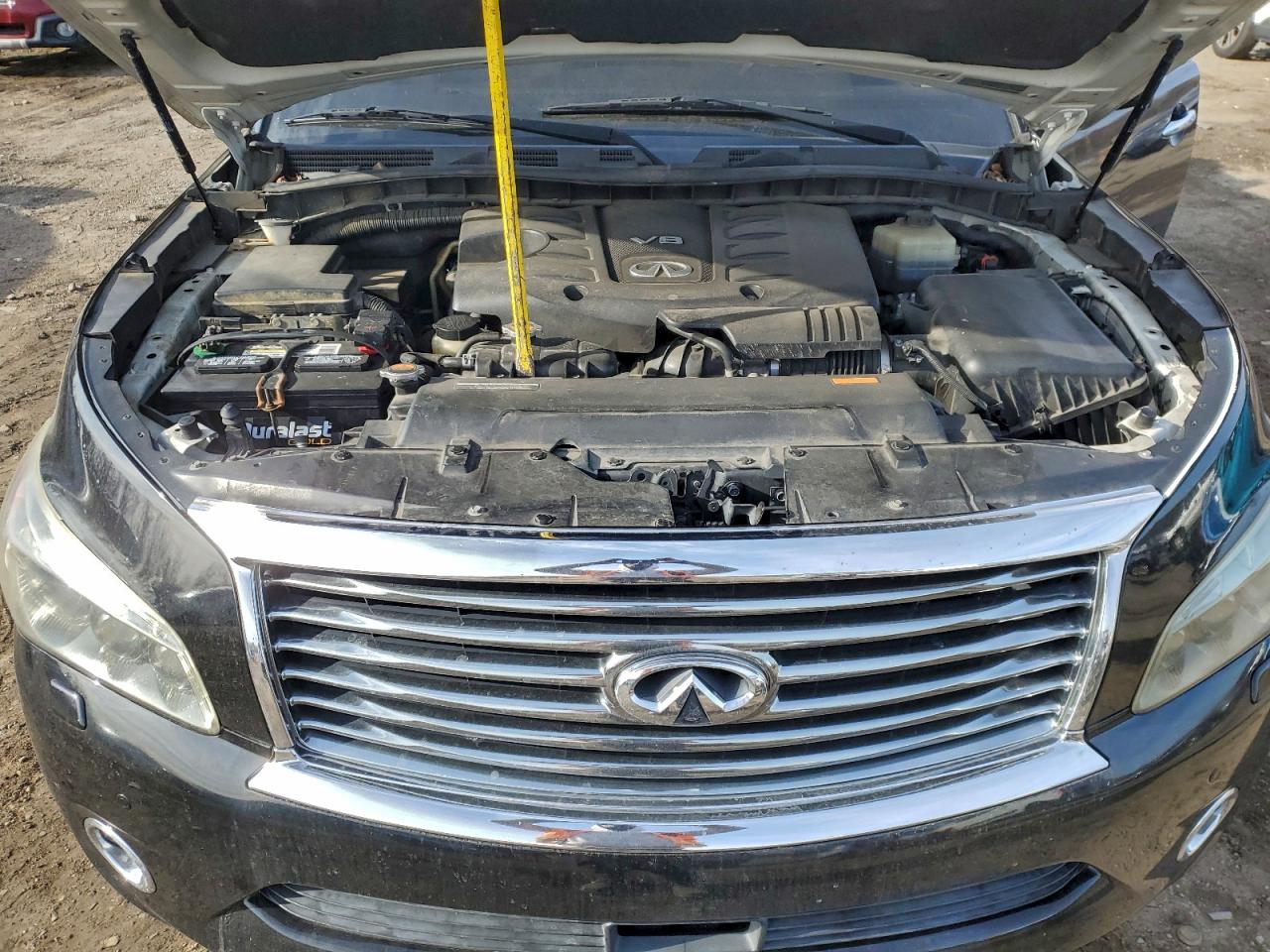 2012 INFINITI QX56 photo 12