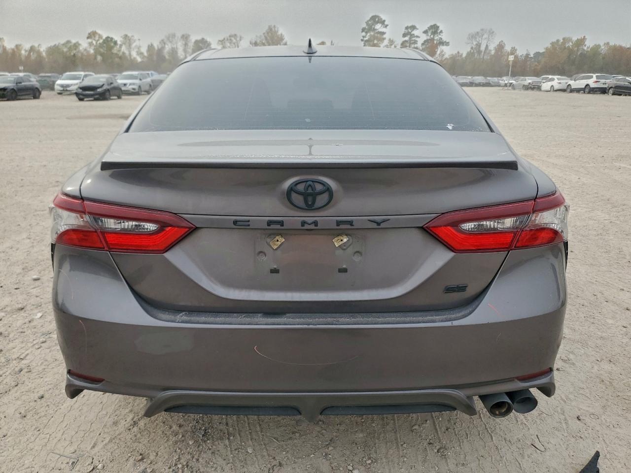 2021 TOYOTA CAMRY SE photo 6