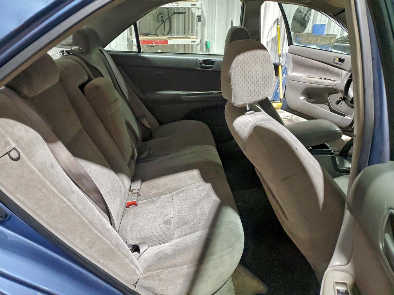 2003 TOYOTA CAMRY LE photo 10