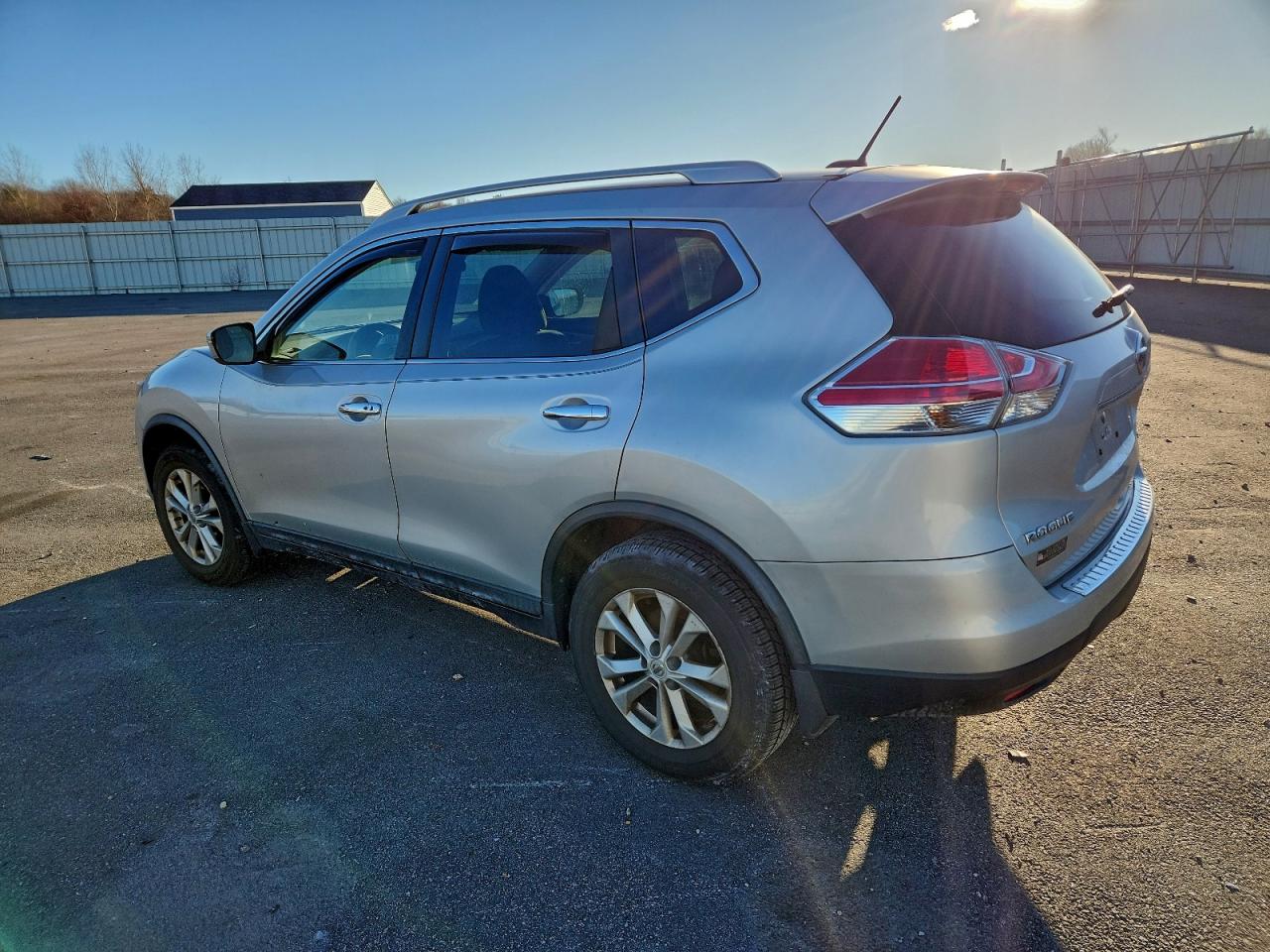 2016 NISSAN ROGUE S photo 2
