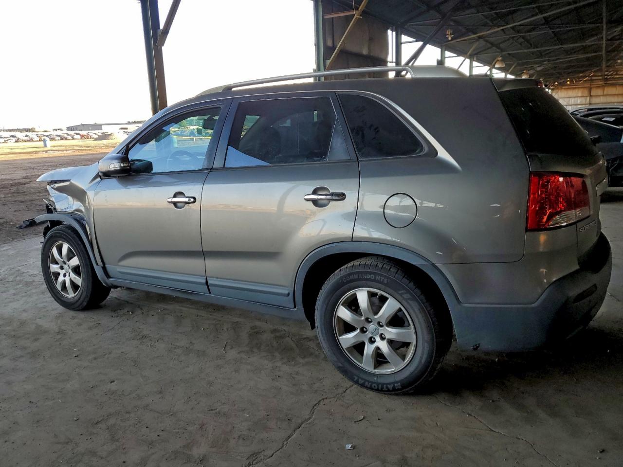 2012 KIA SORENTO BASE photo 2
