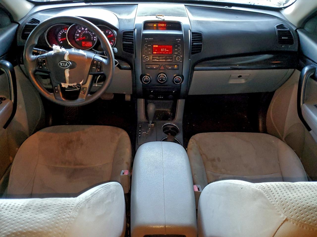 2012 KIA SORENTO BASE photo 8