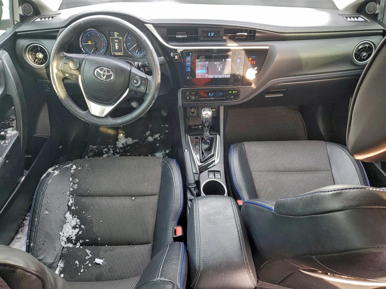 2018 TOYOTA COROLLA L photo 8