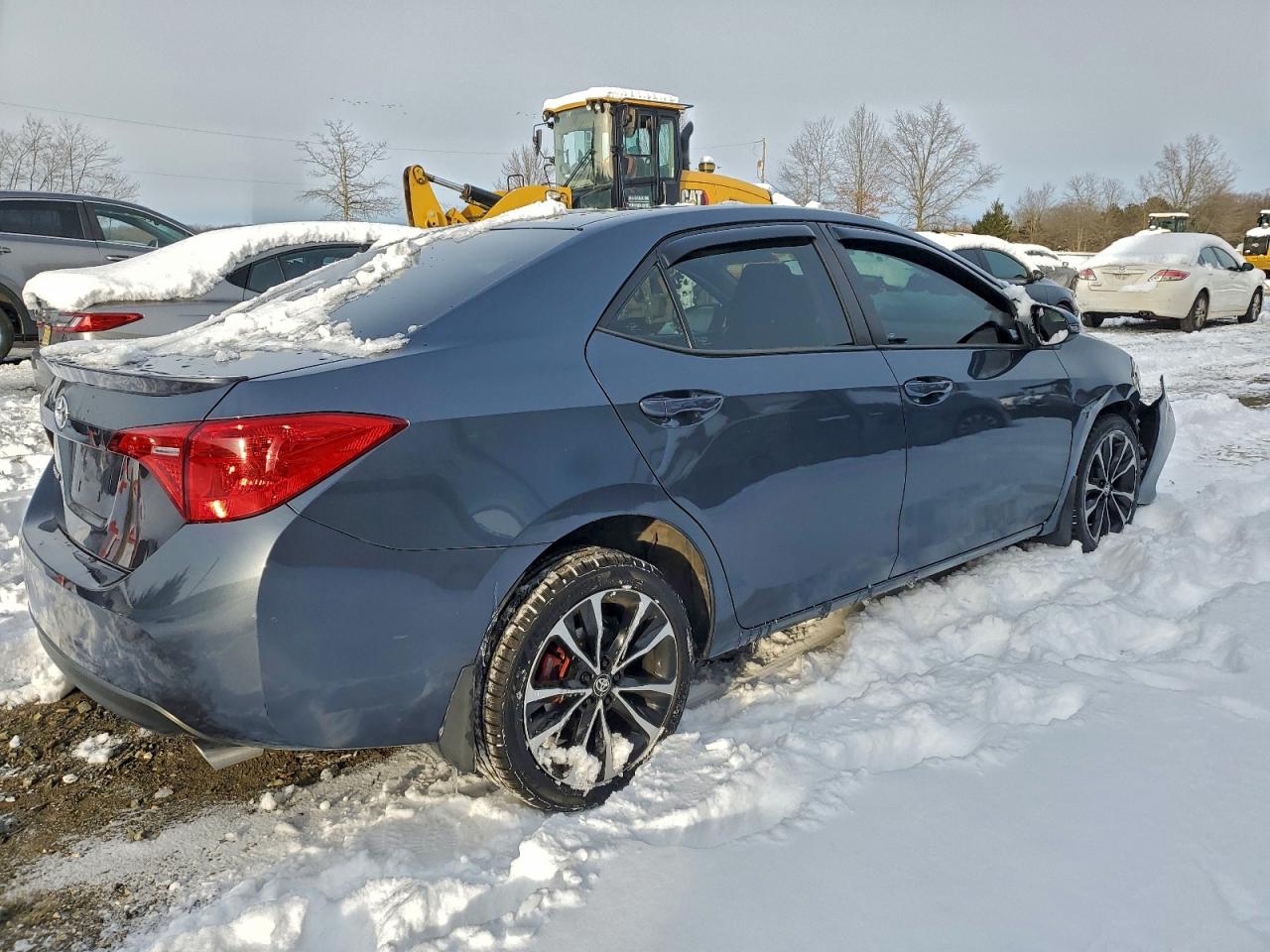 2018 TOYOTA COROLLA L photo 3