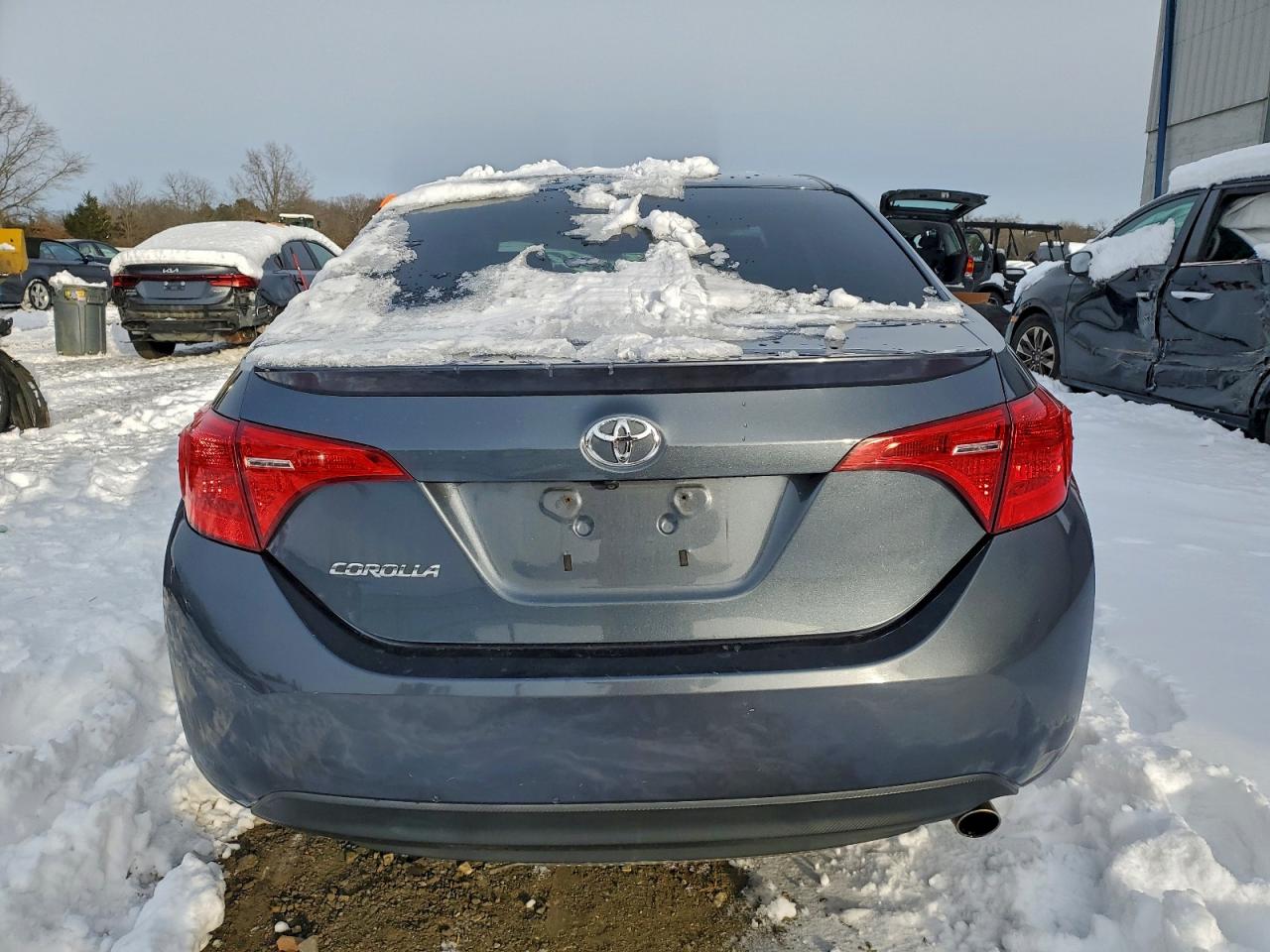 2018 TOYOTA COROLLA L photo 6