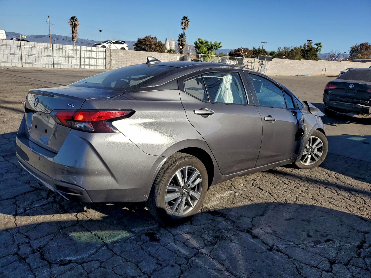2024 NISSAN VERSA SV photo 3