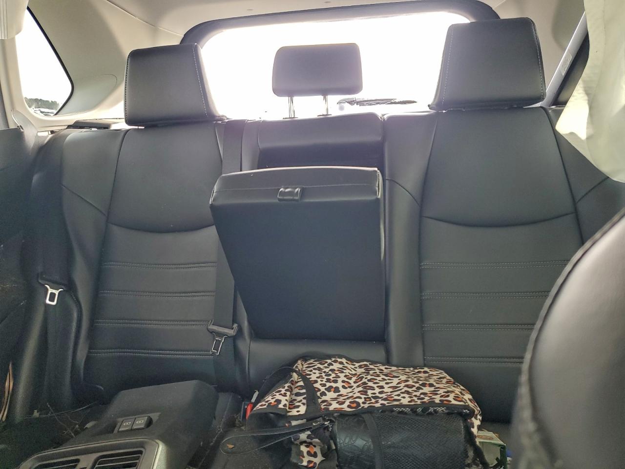 2022 TOYOTA RAV4 XLE PREMIUM photo 10