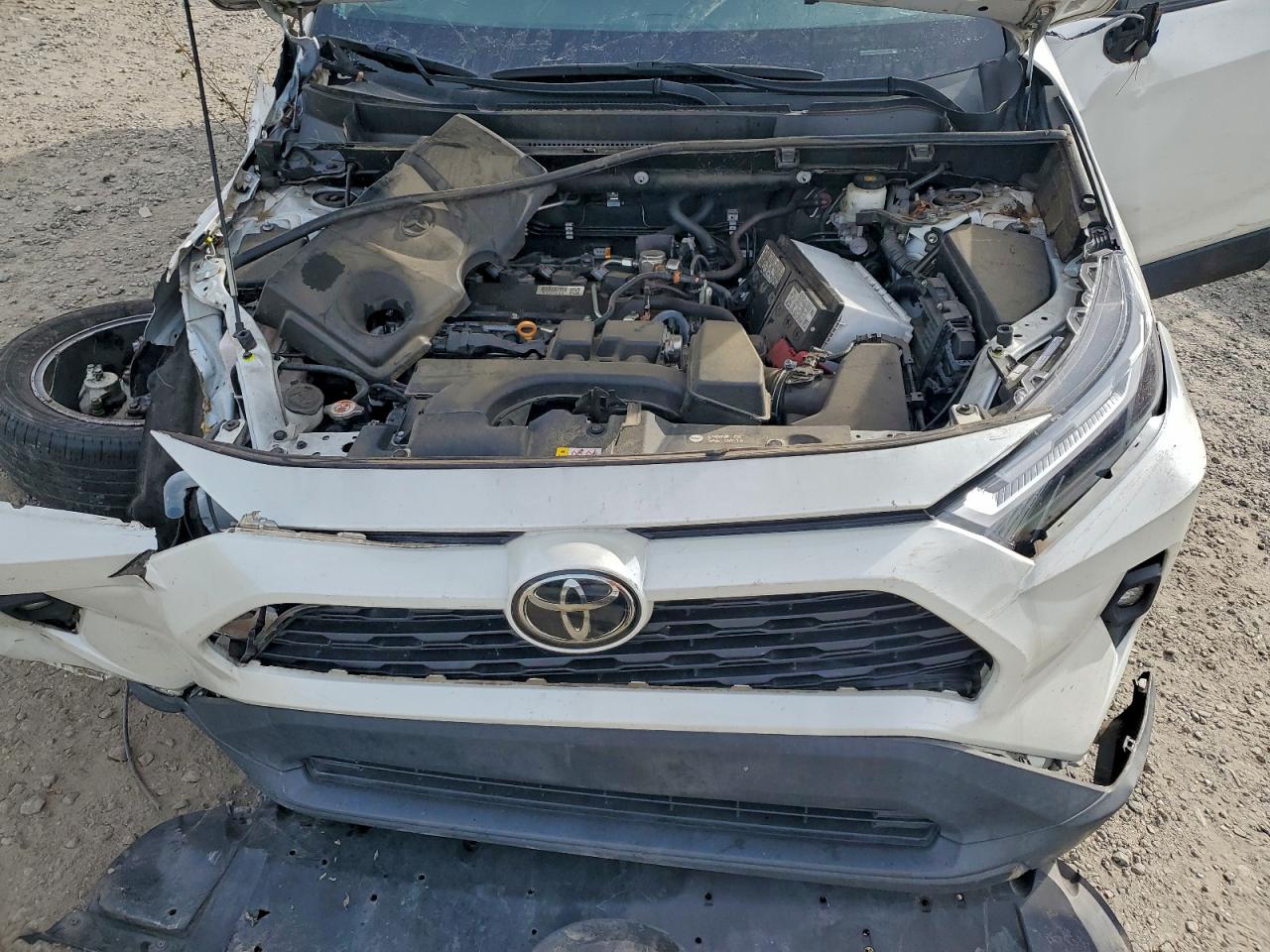2022 TOYOTA RAV4 XLE PREMIUM photo 12