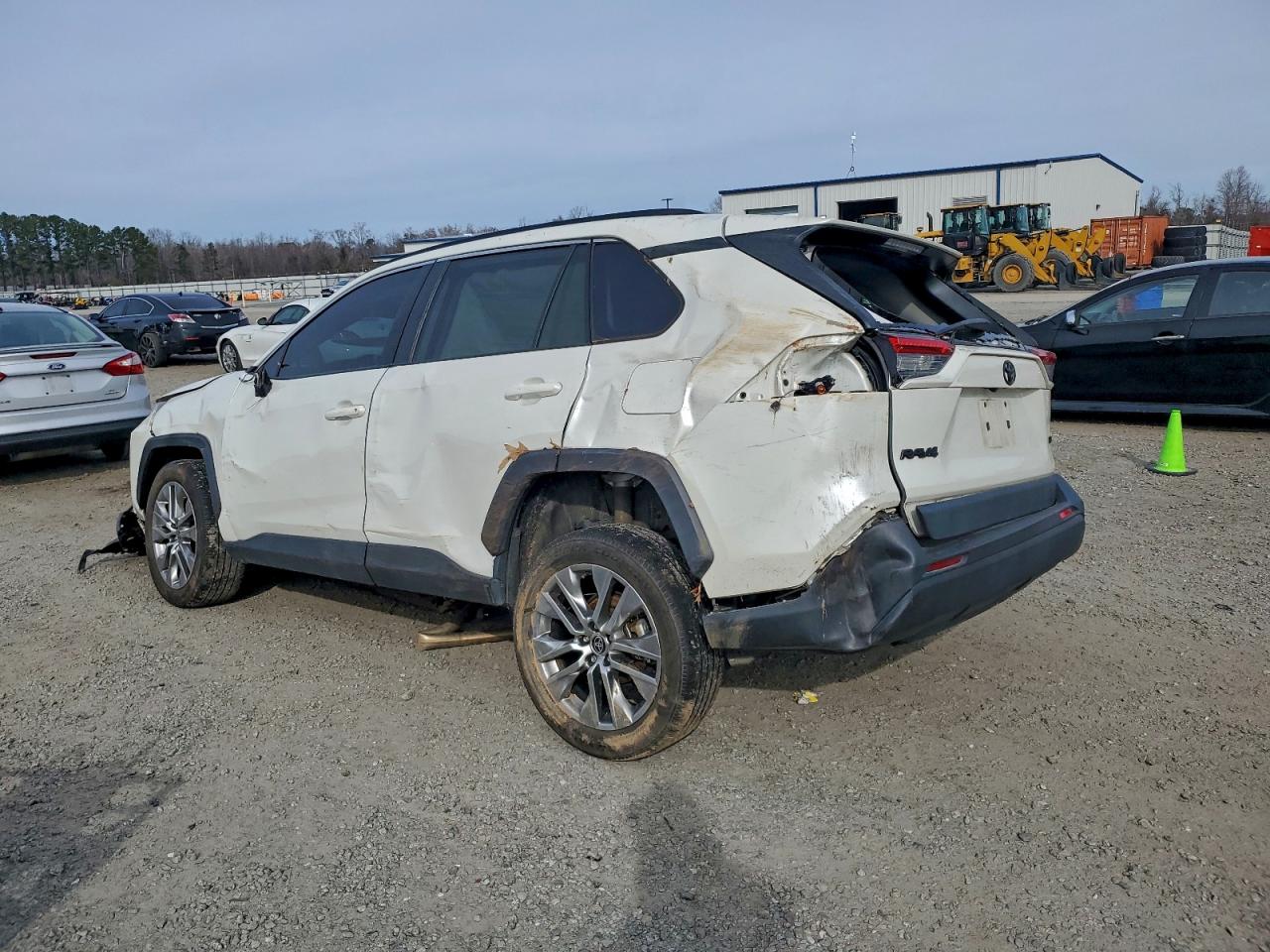 2022 TOYOTA RAV4 XLE PREMIUM photo 2