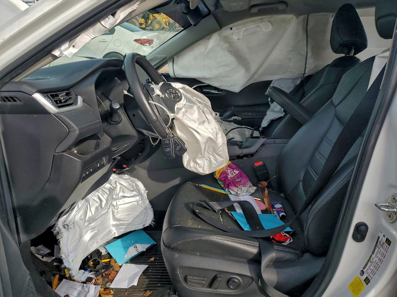 2022 TOYOTA RAV4 XLE PREMIUM photo 7