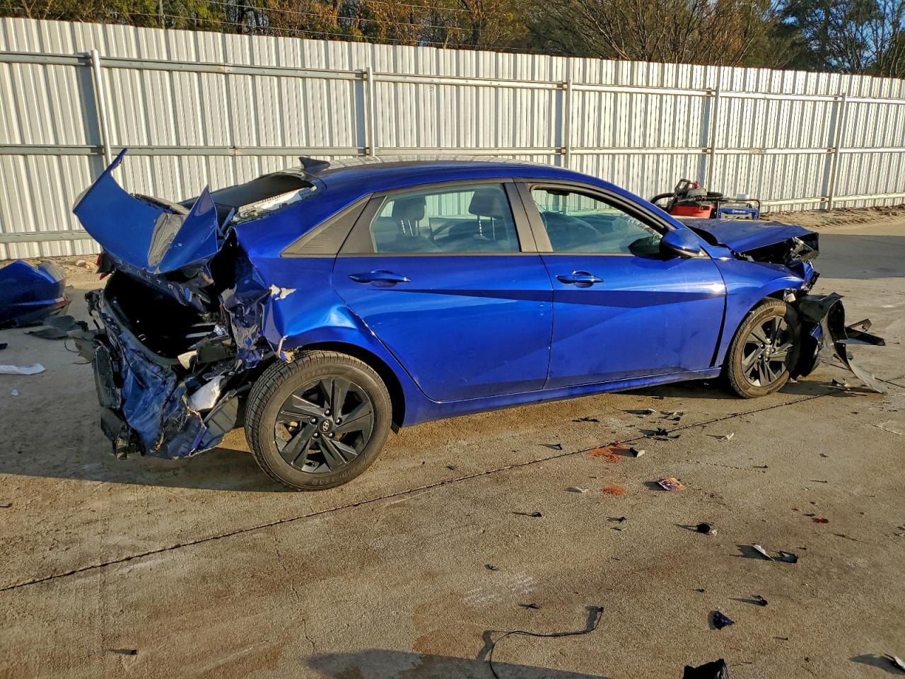 2022 HYUNDAI ELANTRA SEL photo 3