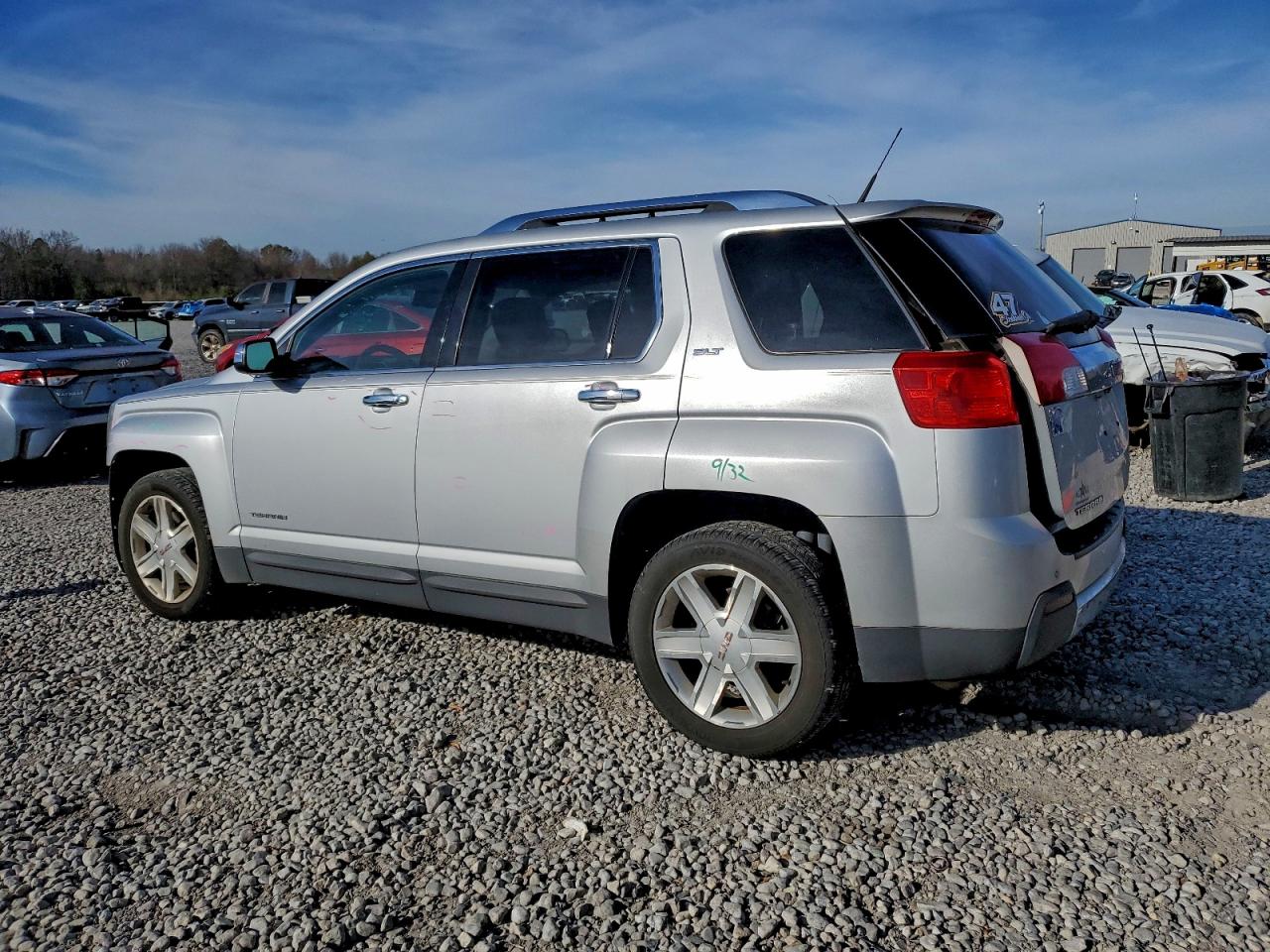 2011 GMC TERRAIN SLT photo 2