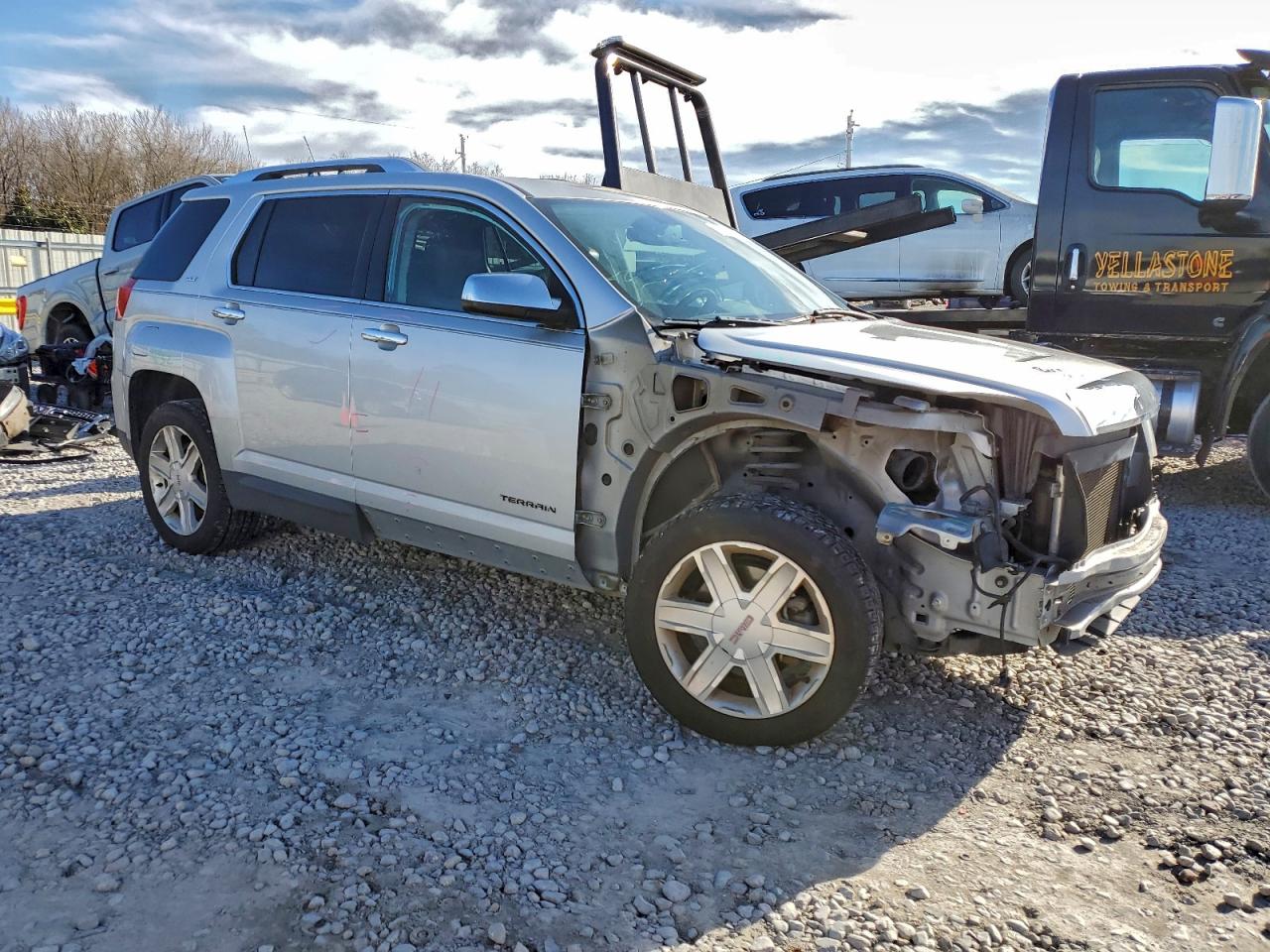 2011 GMC TERRAIN SLT photo 4