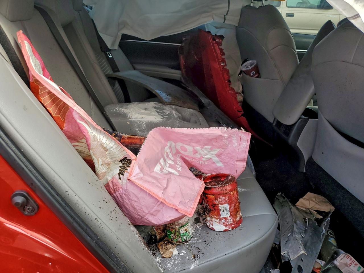 2019 TOYOTA CAMRY L photo 19