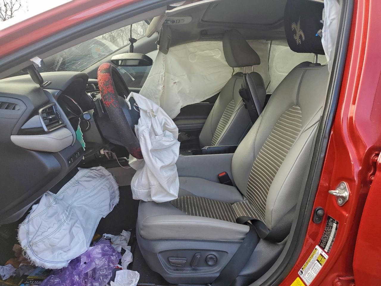 2019 TOYOTA CAMRY L photo 13
