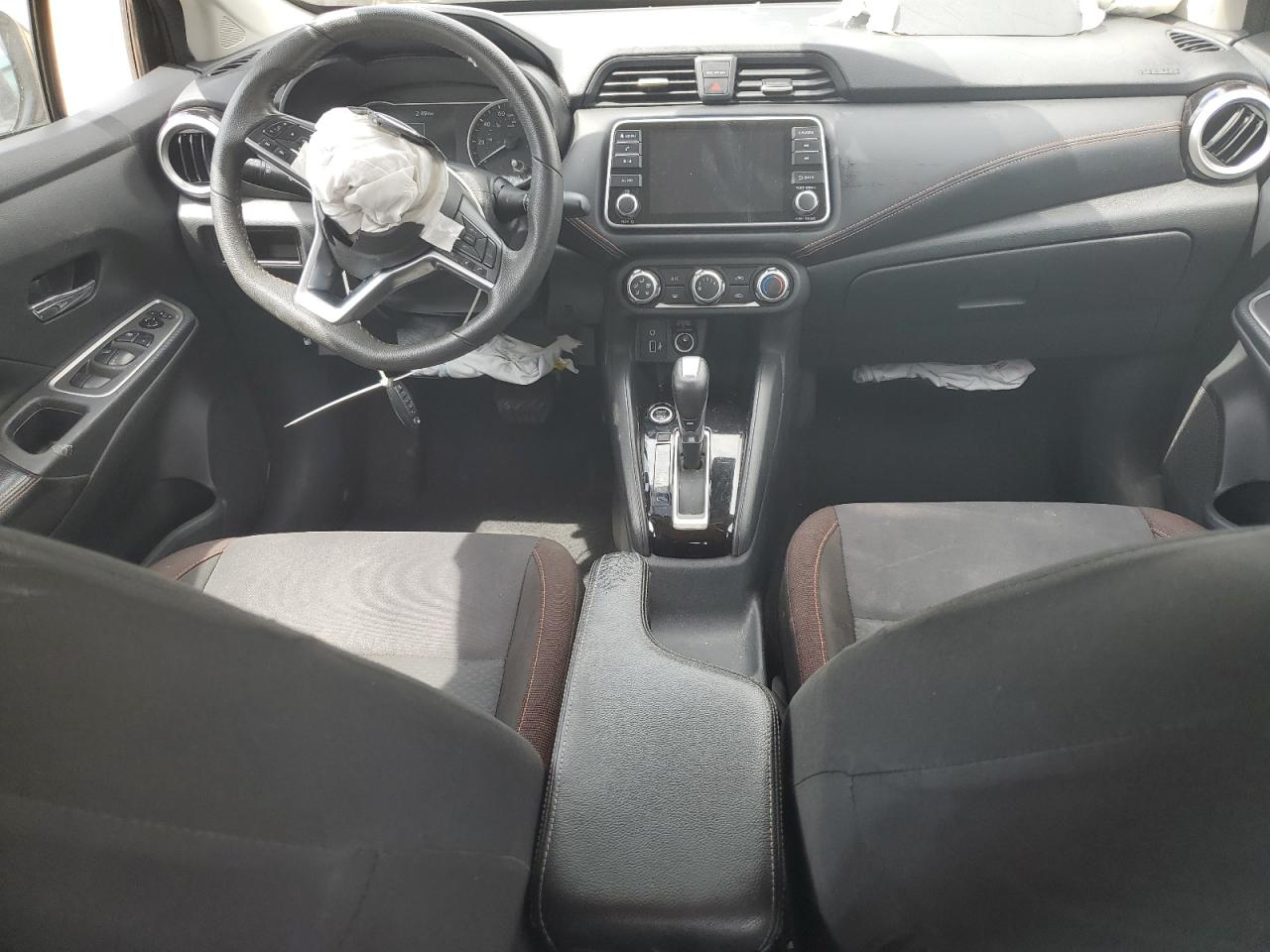 2021 NISSAN VERSA SR photo 22