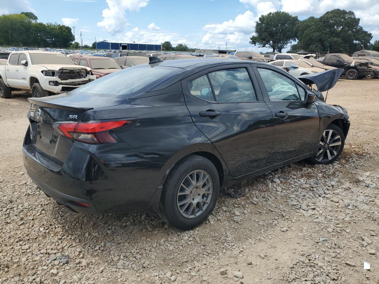 2021 NISSAN VERSA SR photo 7