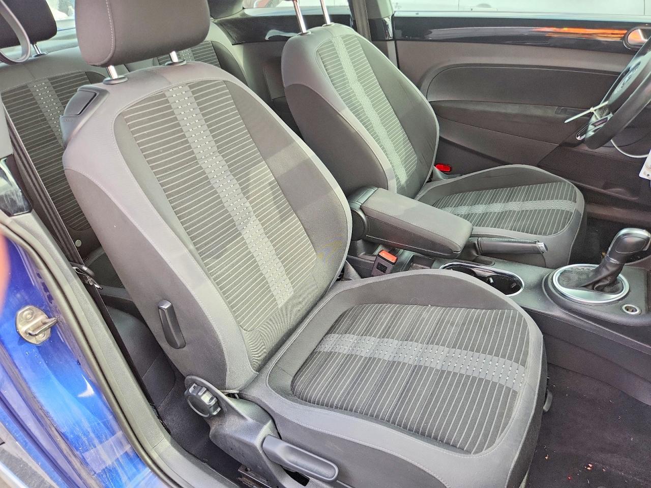 2014 VOLKSWAGEN BEETLE TURBO photo 10