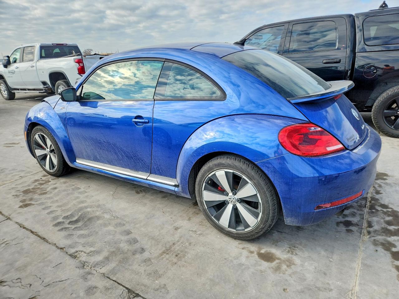 2014 VOLKSWAGEN BEETLE TURBO photo 2