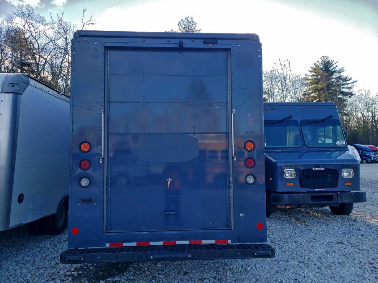 2020 FORD F59 DELIVERY TRUCK photo 6