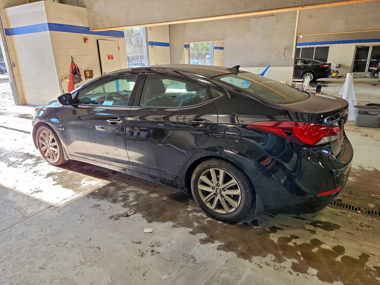 2014 HYUNDAI ELANTRA SE photo 2