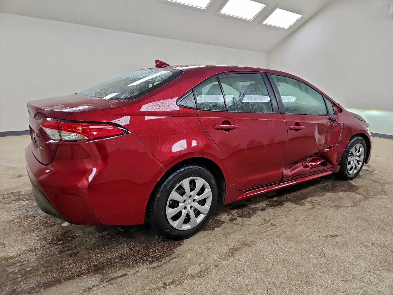 2025 TOYOTA COROLLA LE photo 3