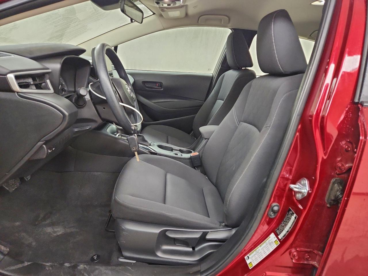 2025 TOYOTA COROLLA LE photo 7