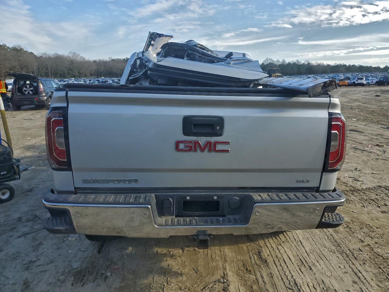 2017 GMC SIERRA K1500 SLT photo 6