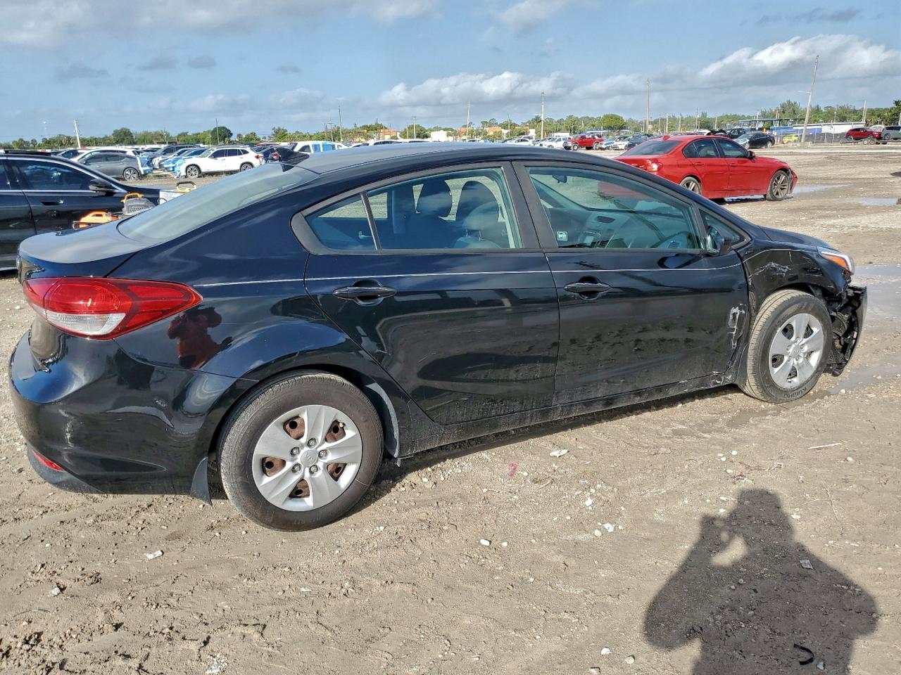 2017 KIA FORTE LX photo 5