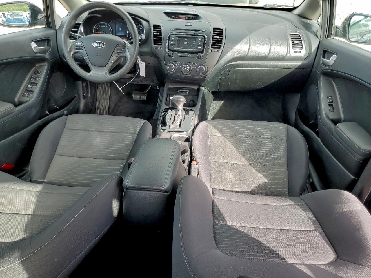 2017 KIA FORTE LX photo 15