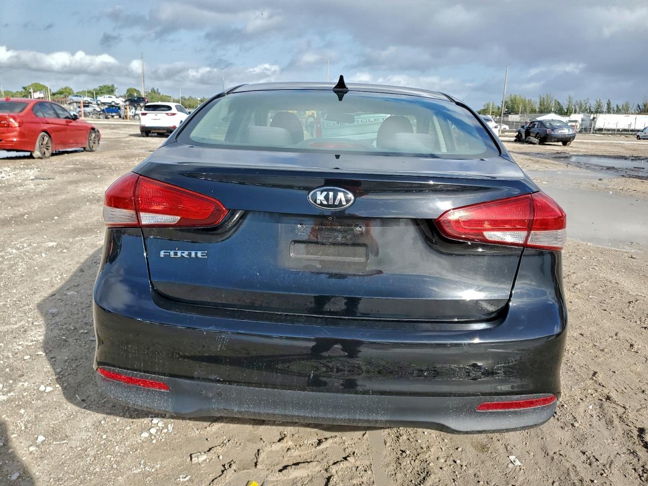 2017 KIA FORTE LX photo 11