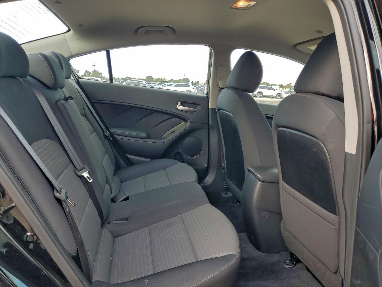 2017 KIA FORTE LX photo 19