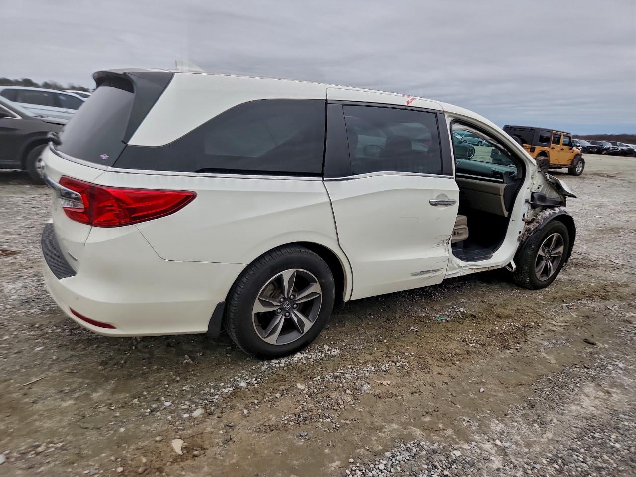 2019 HONDA ODYSSEY TOURING photo 3