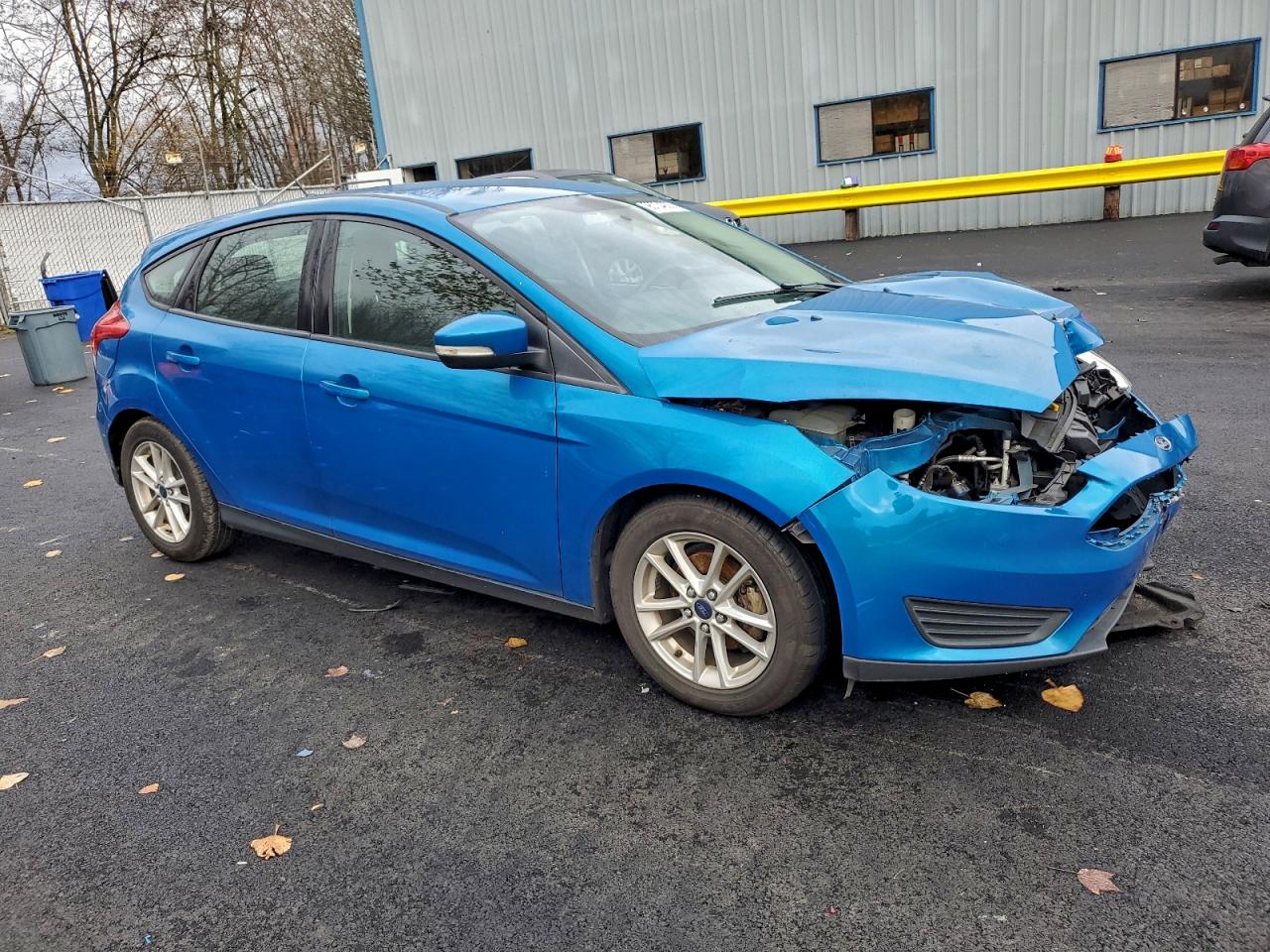 2015 FORD FOCUS SE photo 4
