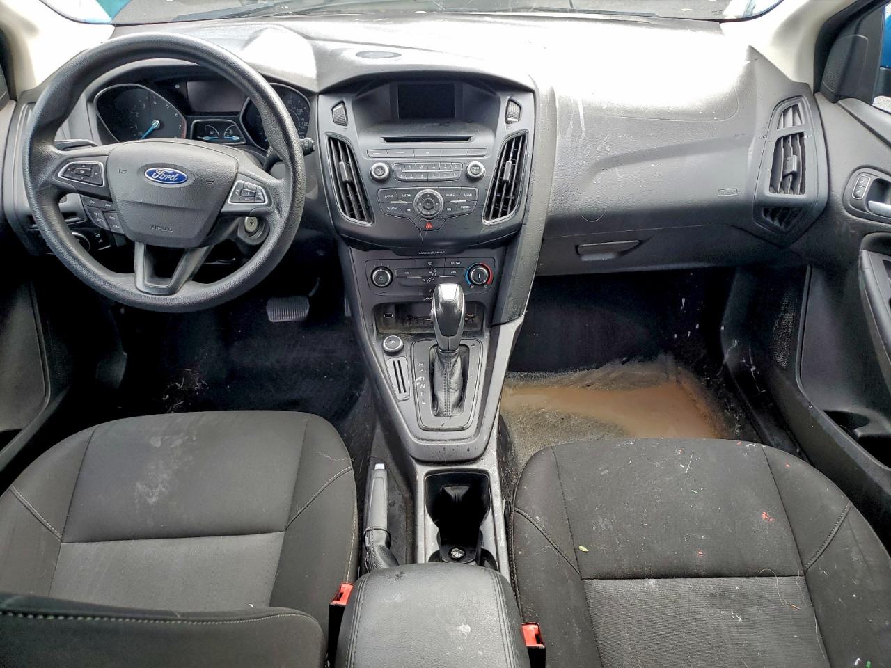 2015 FORD FOCUS SE photo 8