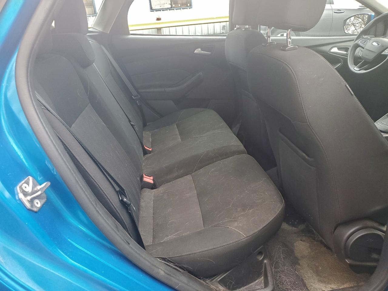 2015 FORD FOCUS SE photo 10