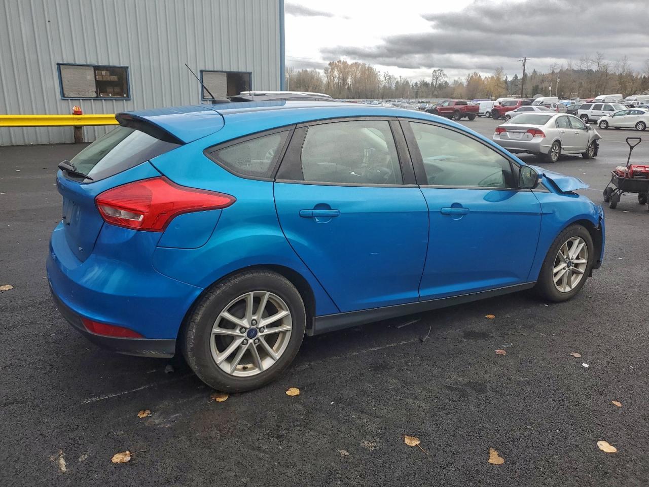 2015 FORD FOCUS SE photo 3