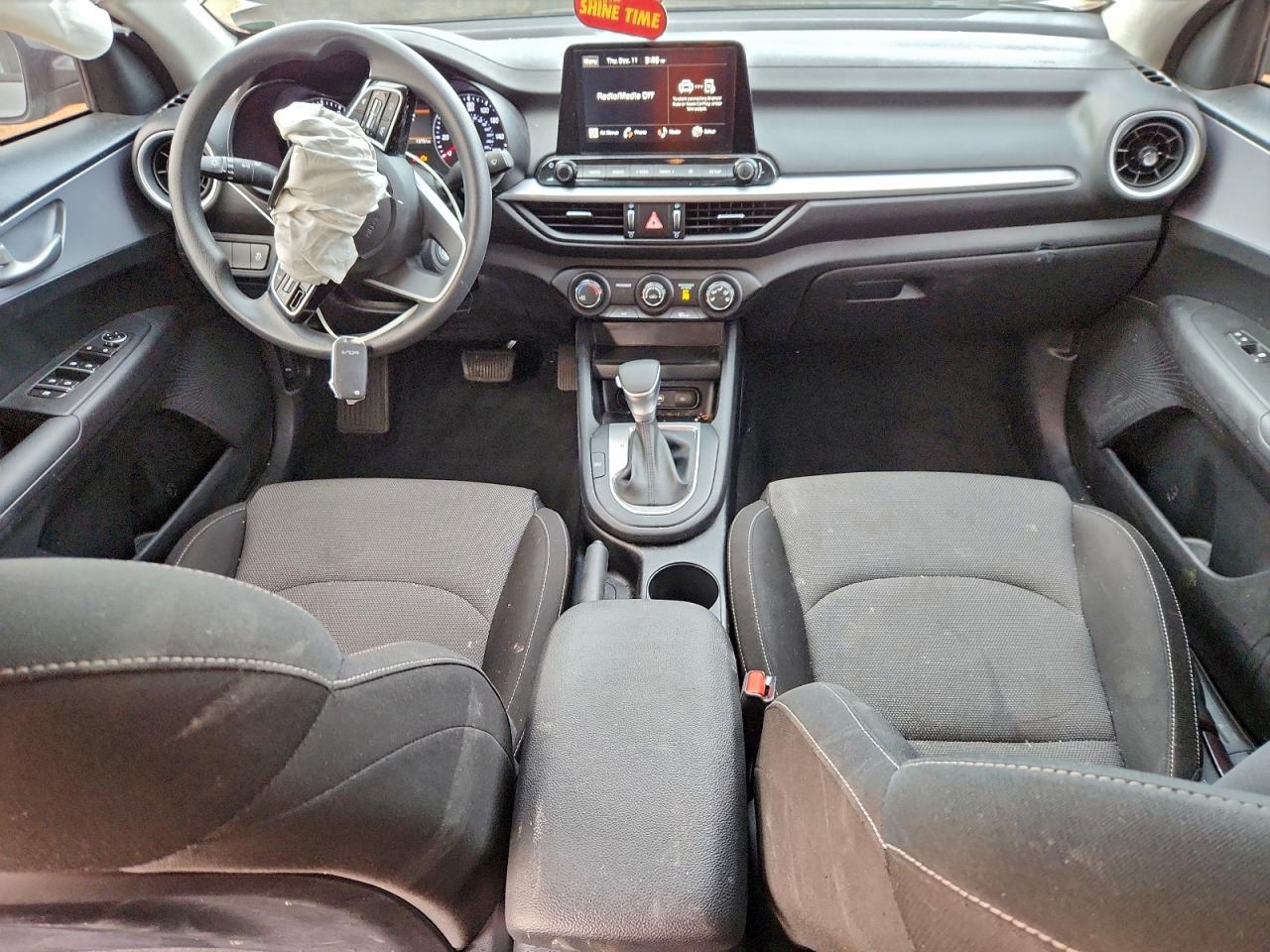 2024 KIA FORTE LX photo 8