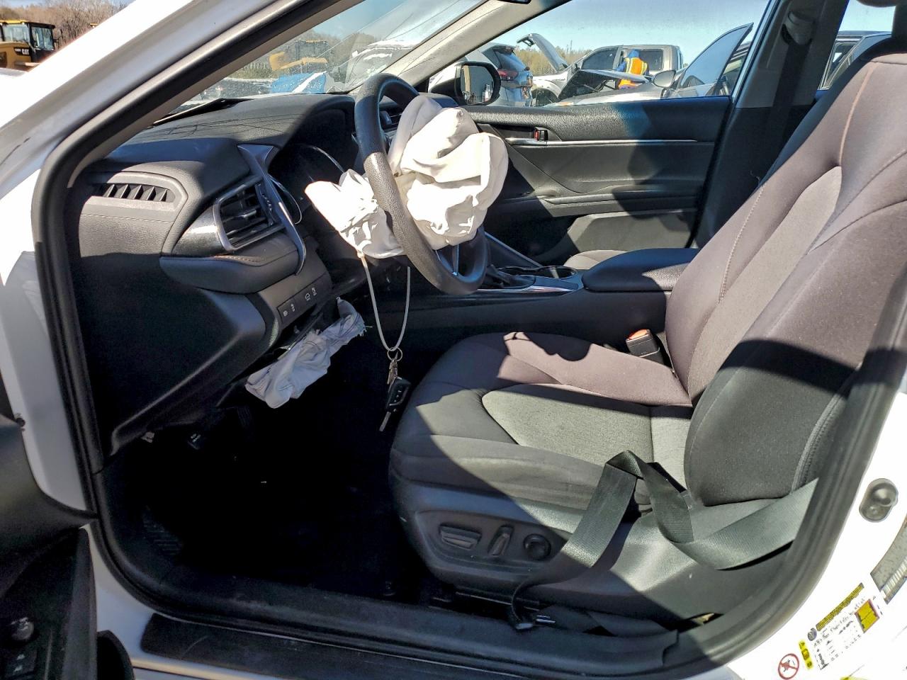 2019 TOYOTA CAMRY L photo 7