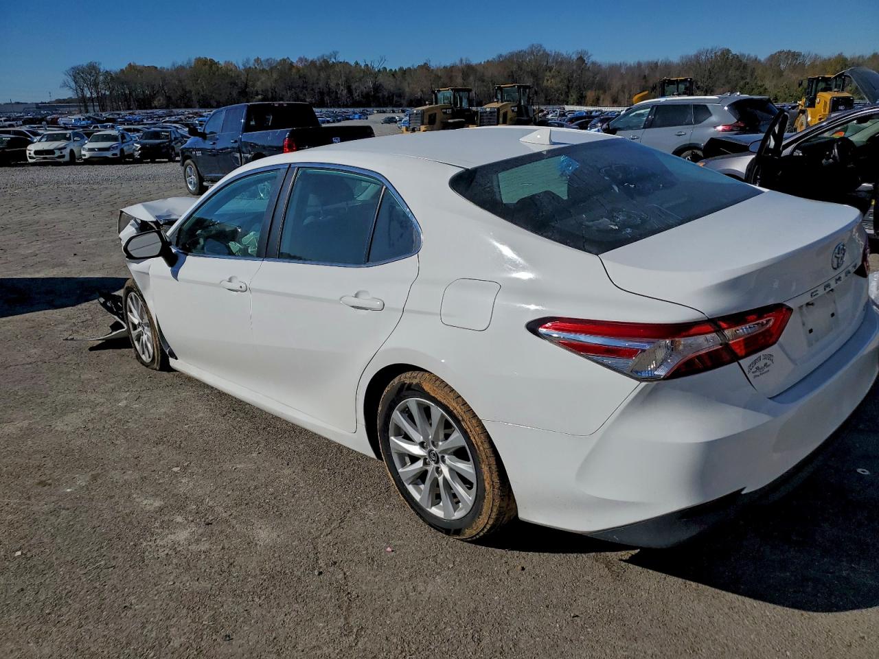 2019 TOYOTA CAMRY L photo 2