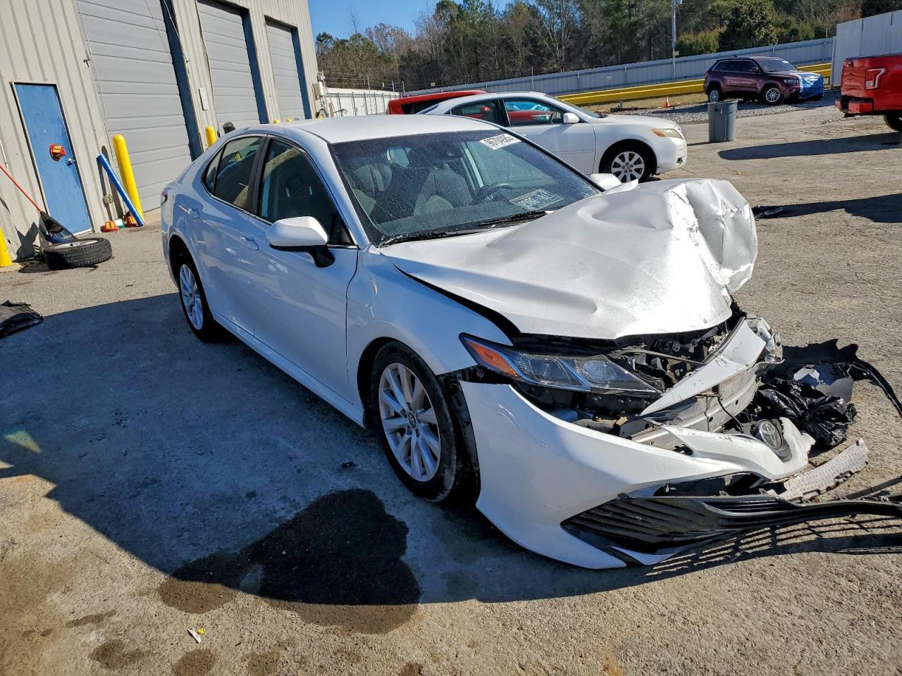 2019 TOYOTA CAMRY L photo 4