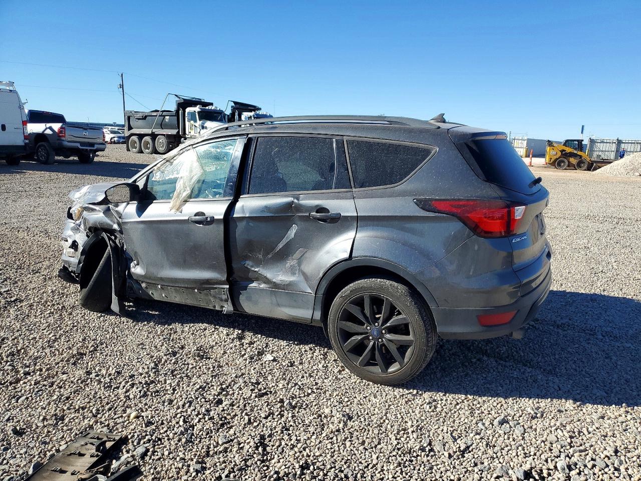 2019 FORD ESCAPE SE photo 2
